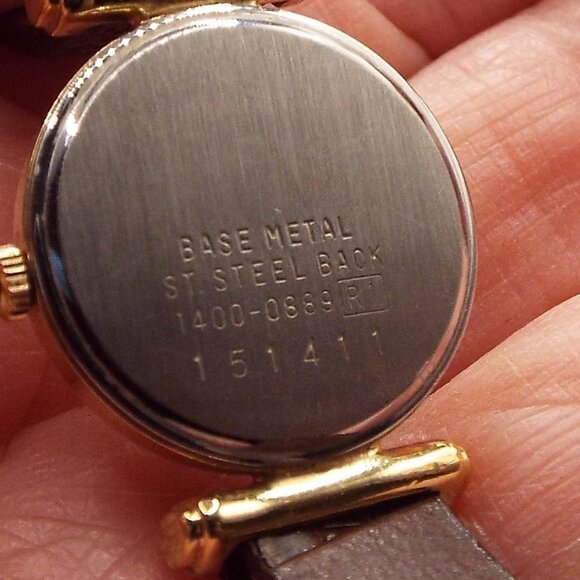 SEIKO LASSALE QUARTZ 1400-0889 GOLDEN METAL FACE GARNET STEM ALLIGATOR WATCH 18 - Picture 2 of 5